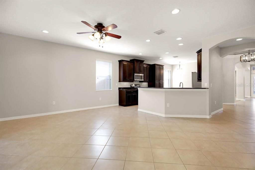 For Rent: $2,950 (4 beds, 3 baths, 2340 Square Feet)