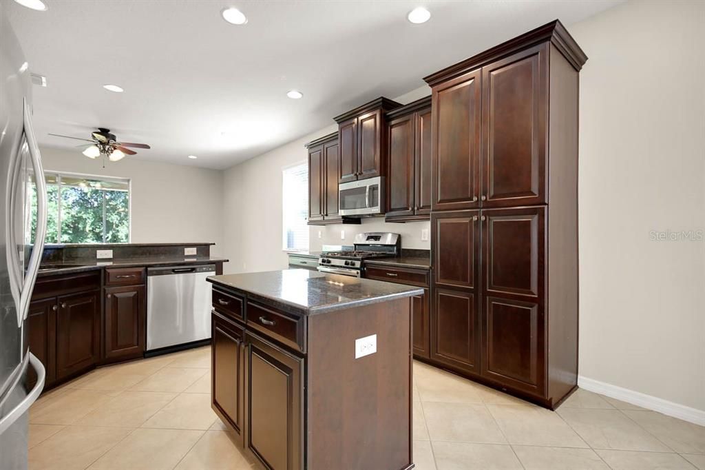 For Rent: $2,950 (4 beds, 3 baths, 2340 Square Feet)