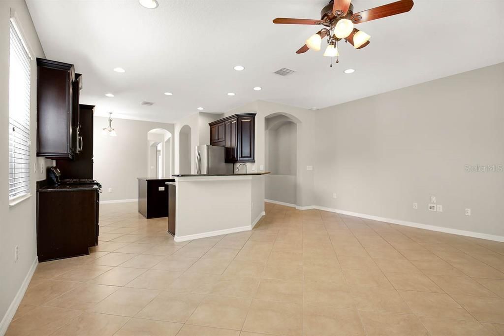 For Rent: $2,950 (4 beds, 3 baths, 2340 Square Feet)