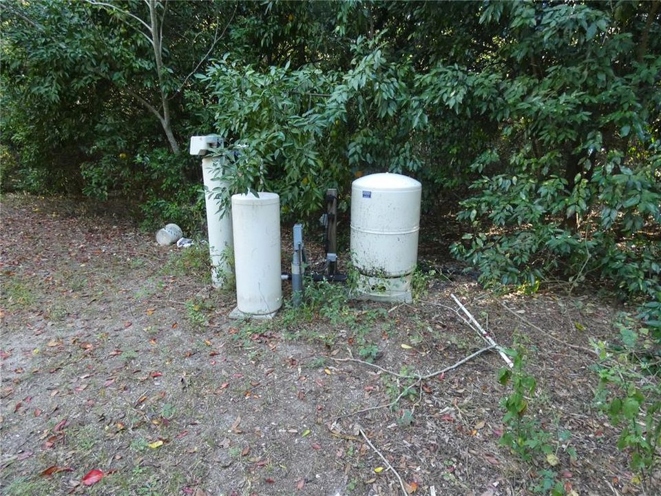 待售: $165,000 (5.20 acres)