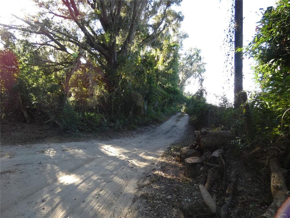 待售: $165,000 (5.20 acres)