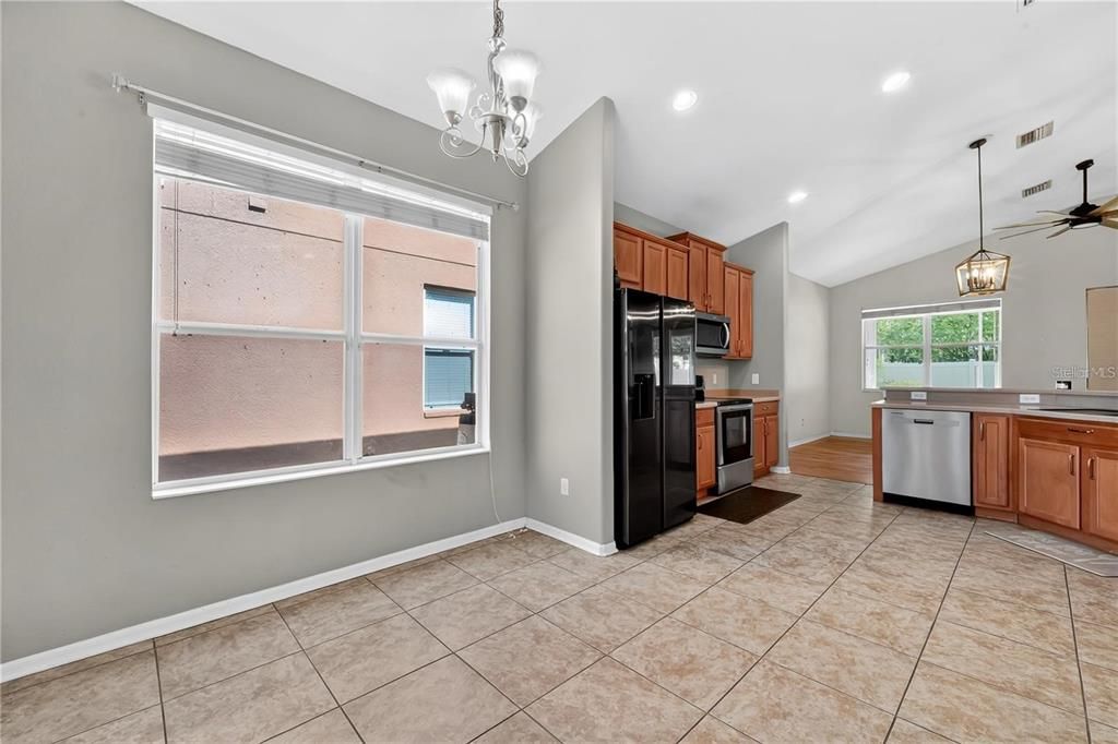 出租: $2,500 (3 贝兹, 2 浴室, 2048 平方英尺)