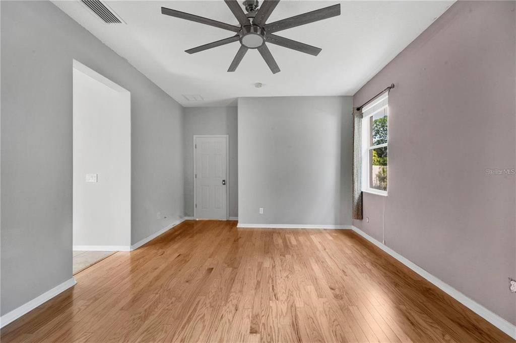 出租: $2,500 (3 贝兹, 2 浴室, 2048 平方英尺)