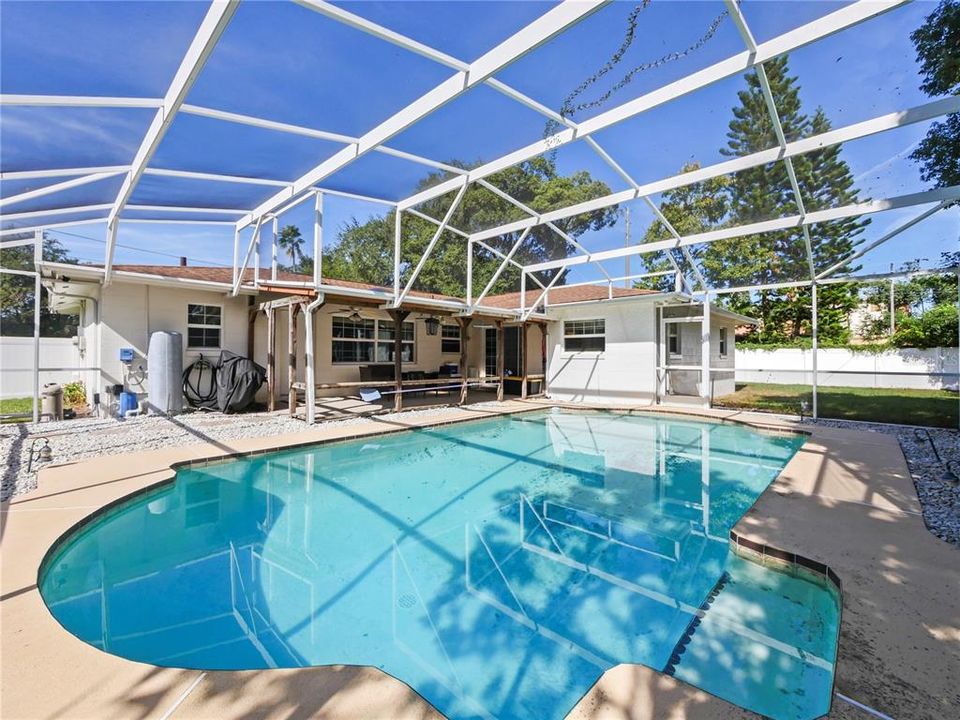 For Sale: $415,000 (4 beds, 2 baths, 1615 Square Feet)