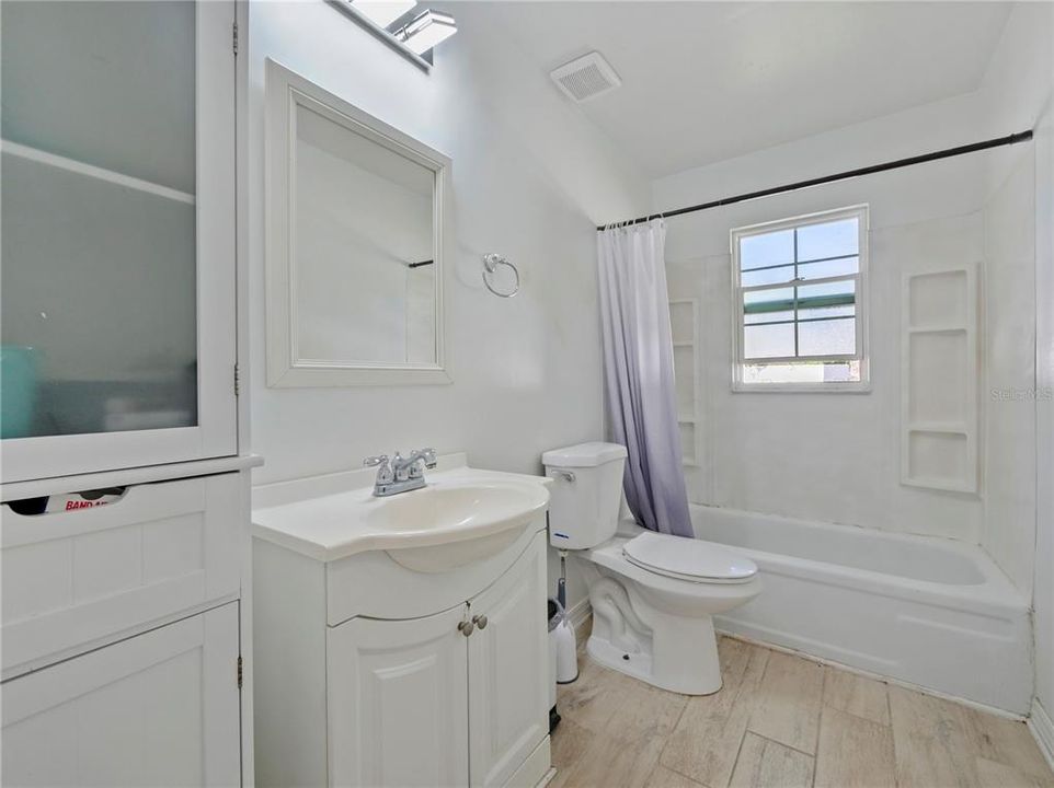 For Sale: $415,000 (4 beds, 2 baths, 1615 Square Feet)