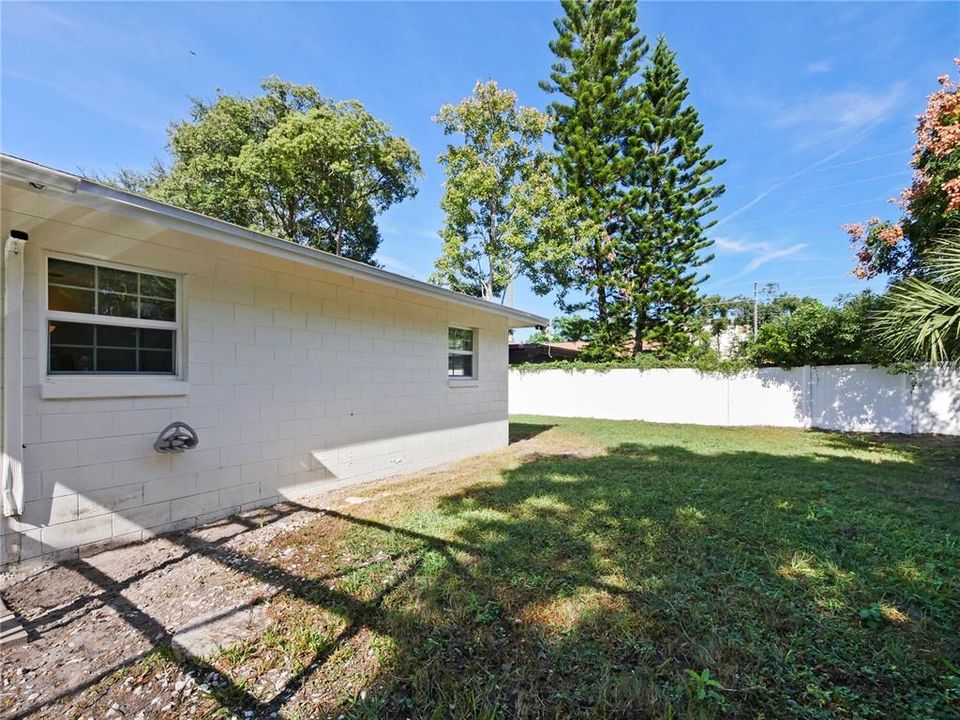 For Sale: $415,000 (4 beds, 2 baths, 1615 Square Feet)