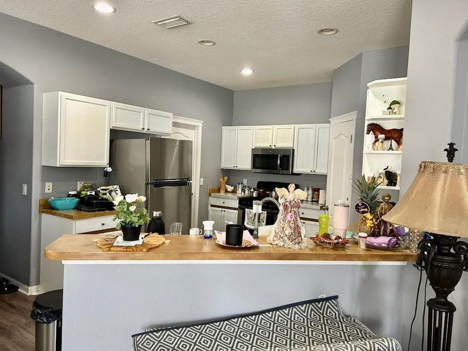 For Rent: $2,350 (3 beds, 2 baths, 1581 Square Feet)