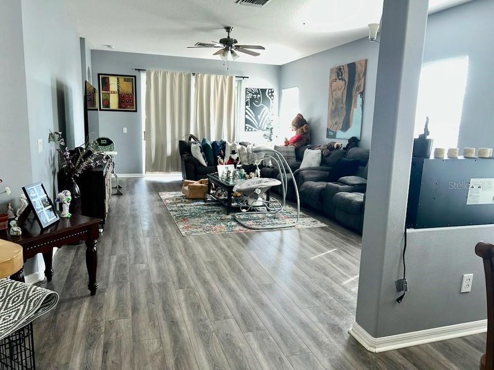 For Rent: $2,350 (3 beds, 2 baths, 1581 Square Feet)