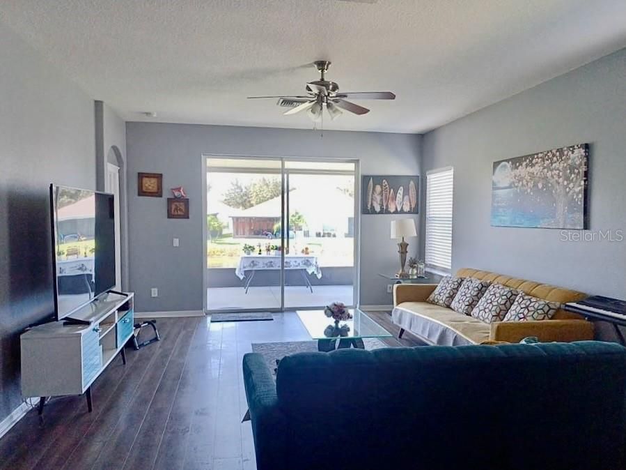 For Rent: $2,350 (3 beds, 2 baths, 1581 Square Feet)