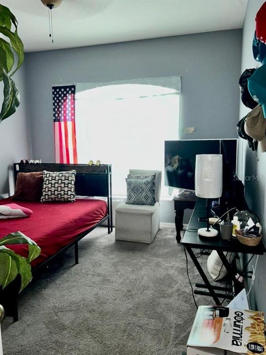 For Rent: $2,350 (3 beds, 2 baths, 1581 Square Feet)