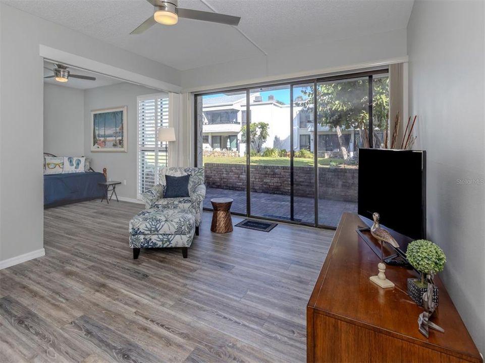 На продажу: $519,900 (2 спален, 2 ванн, 934 Квадратных фут)