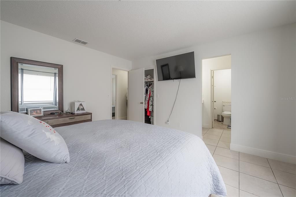 For Sale: $170,000 (3 beds, 2 baths, 1226 Square Feet)