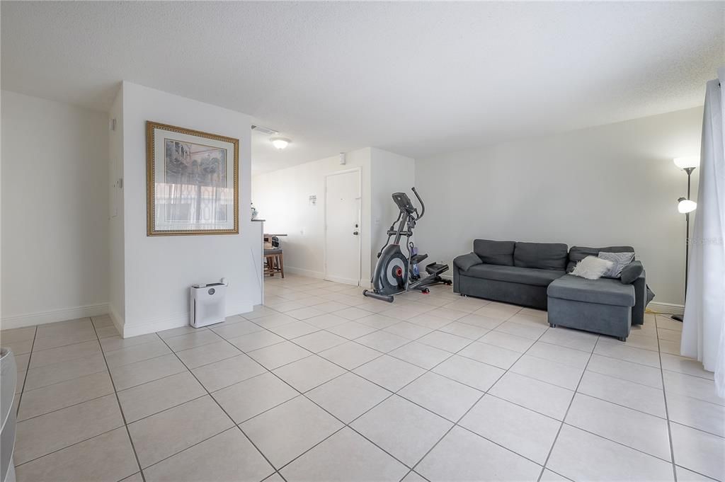 For Sale: $170,000 (3 beds, 2 baths, 1226 Square Feet)