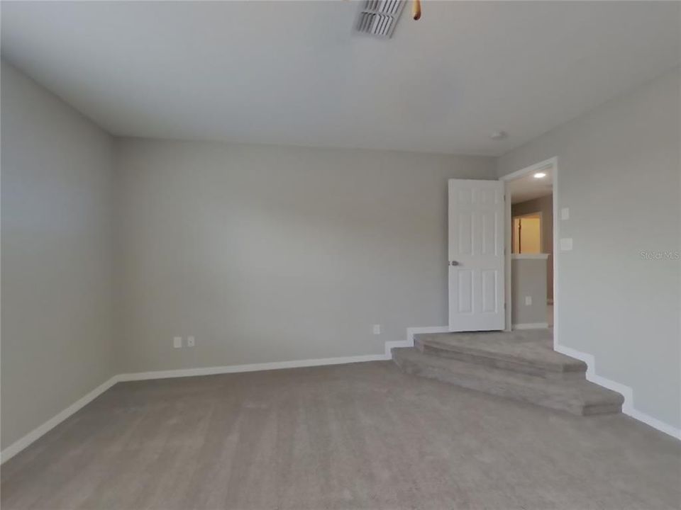 出租: $2,539 (5 贝兹, 3 浴室, 2538 平方英尺)