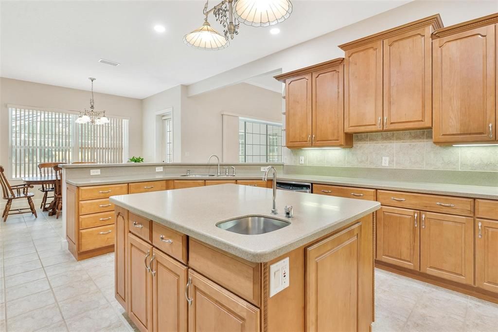 En Venta: $750,000 (4 camas, 3 baños, 3836 Pies cuadrados)