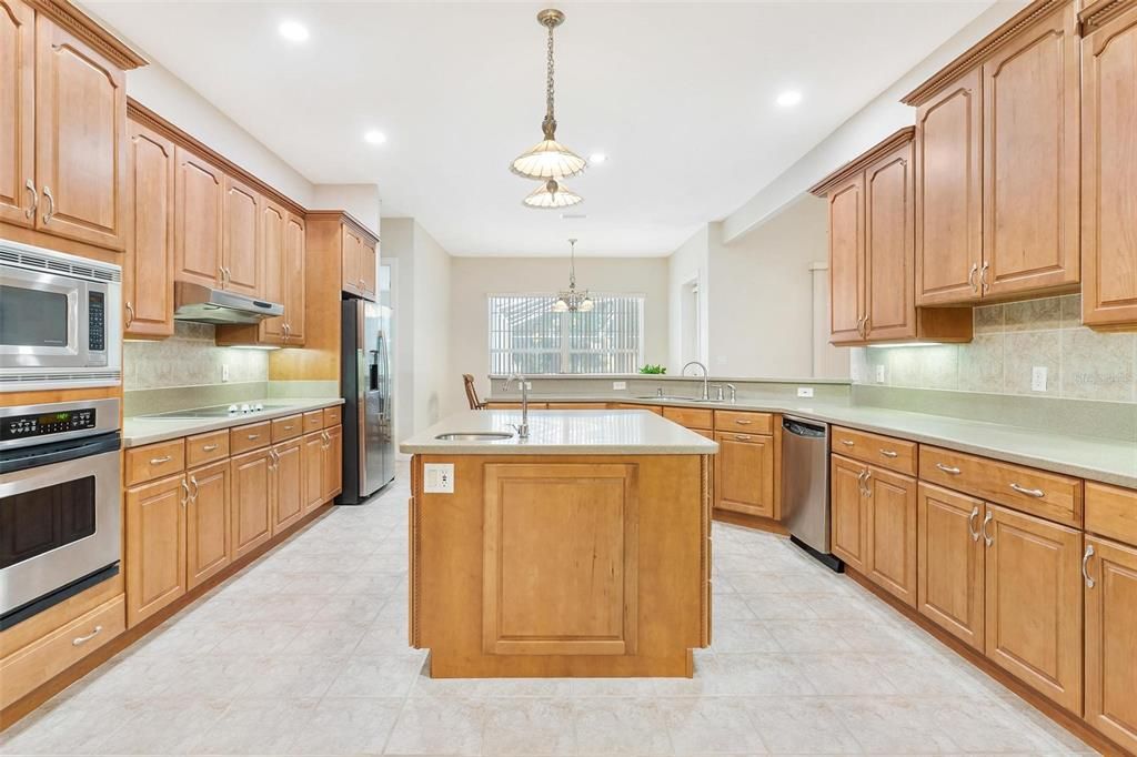 En Venta: $750,000 (4 camas, 3 baños, 3836 Pies cuadrados)