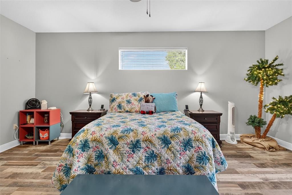 En Venta: $575,000 (3 camas, 3 baños, 2155 Pies cuadrados)