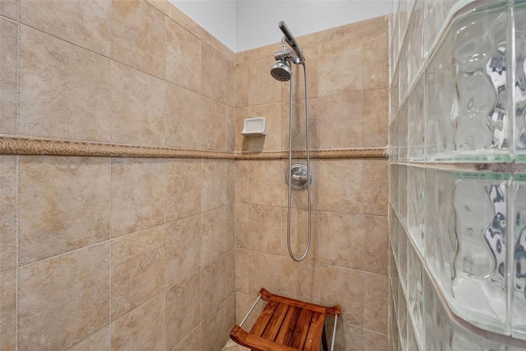 En Venta: $575,000 (3 camas, 3 baños, 2155 Pies cuadrados)