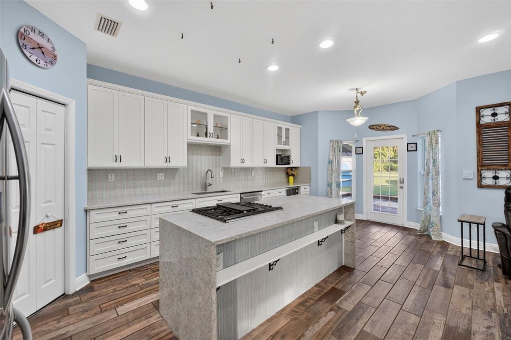 En Venta: $575,000 (3 camas, 3 baños, 2155 Pies cuadrados)