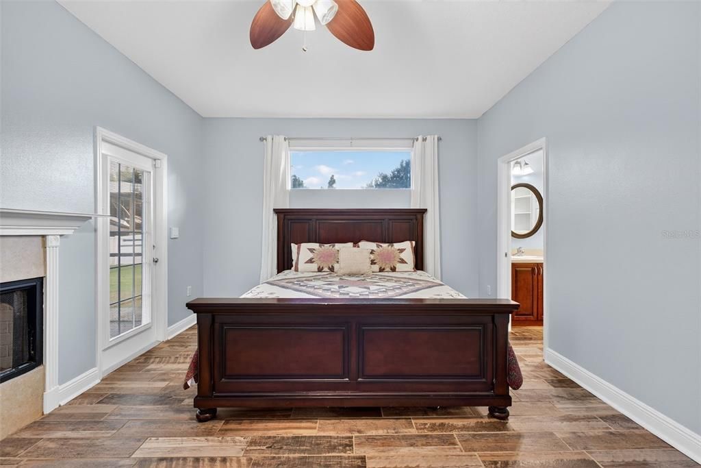 En Venta: $575,000 (3 camas, 3 baños, 2155 Pies cuadrados)