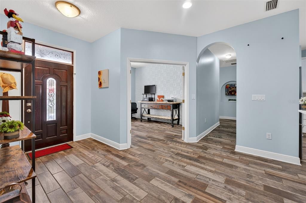 En Venta: $575,000 (3 camas, 3 baños, 2155 Pies cuadrados)