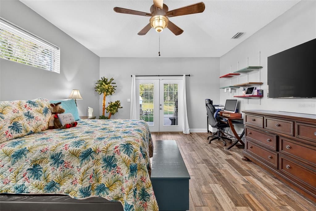 En Venta: $575,000 (3 camas, 3 baños, 2155 Pies cuadrados)