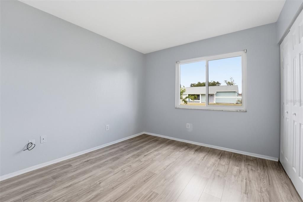 合同活跃: $245,000 (3 贝兹, 2 浴室, 1290 平方英尺)