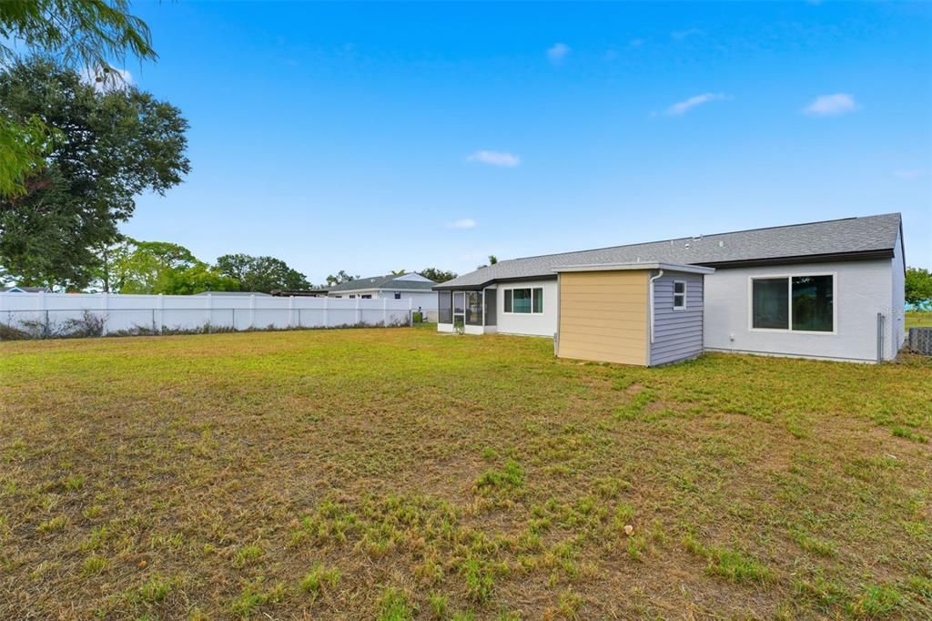 合同活跃: $245,000 (3 贝兹, 2 浴室, 1290 平方英尺)