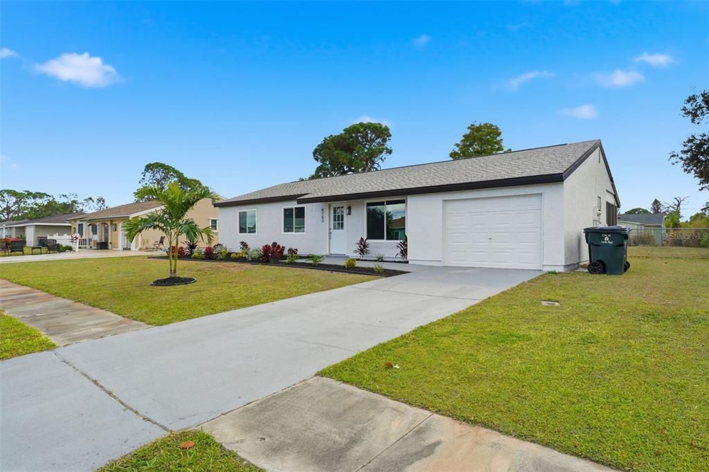 合同活跃: $245,000 (3 贝兹, 2 浴室, 1290 平方英尺)