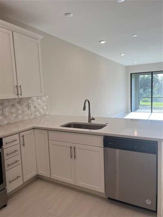 出租: $3,250 (3 贝兹, 2 浴室, 1442 平方英尺)