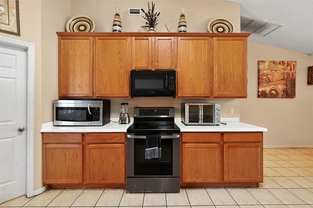 Active With Contract: $369,000 (4 beds, 2 baths, 2236 Square Feet)