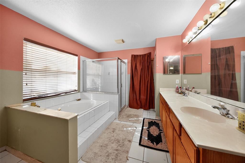 Active With Contract: $369,000 (4 beds, 2 baths, 2236 Square Feet)