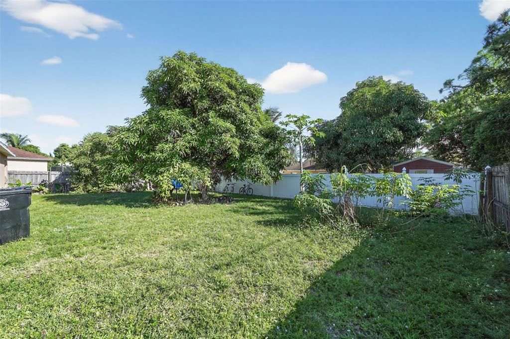 Active With Contract: $369,000 (4 beds, 2 baths, 2236 Square Feet)