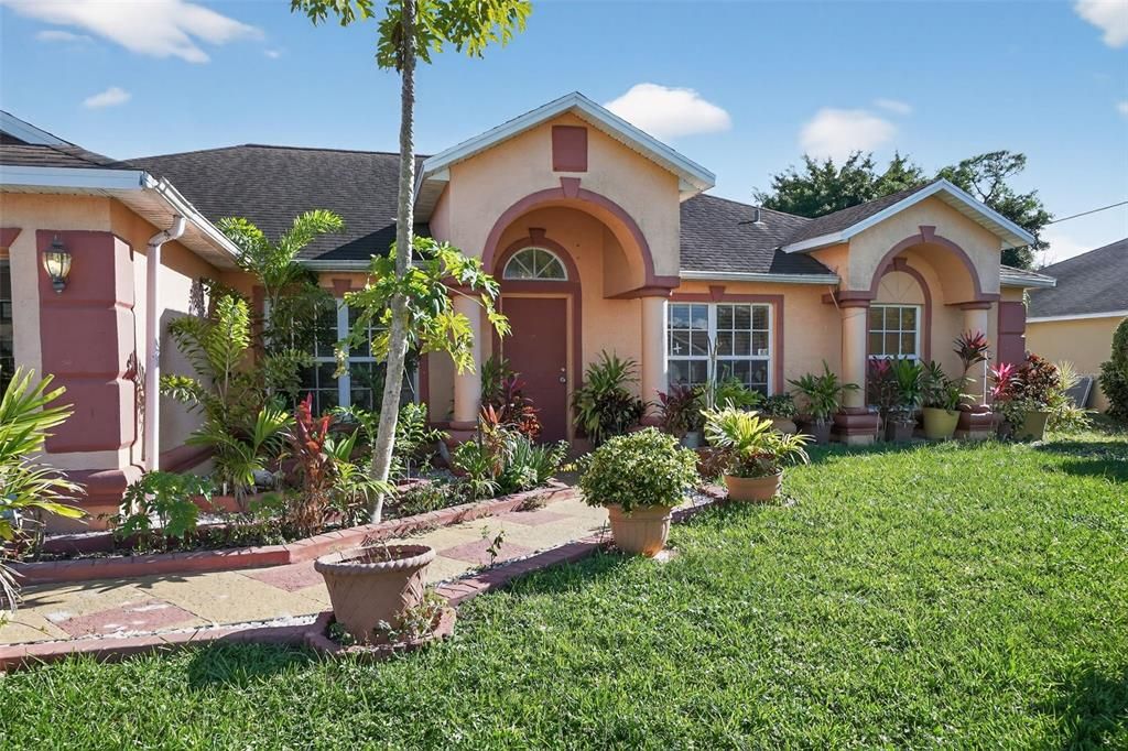 Active With Contract: $369,000 (4 beds, 2 baths, 2236 Square Feet)