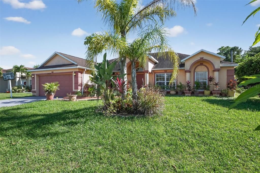 Active With Contract: $369,000 (4 beds, 2 baths, 2236 Square Feet)