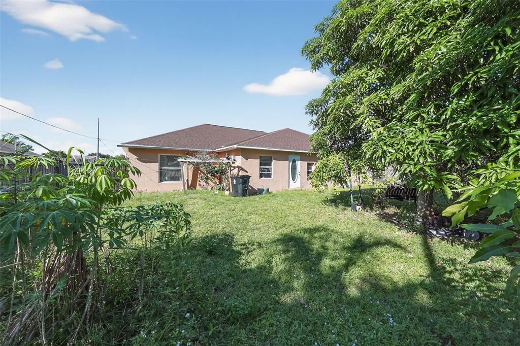 Active With Contract: $369,000 (4 beds, 2 baths, 2236 Square Feet)