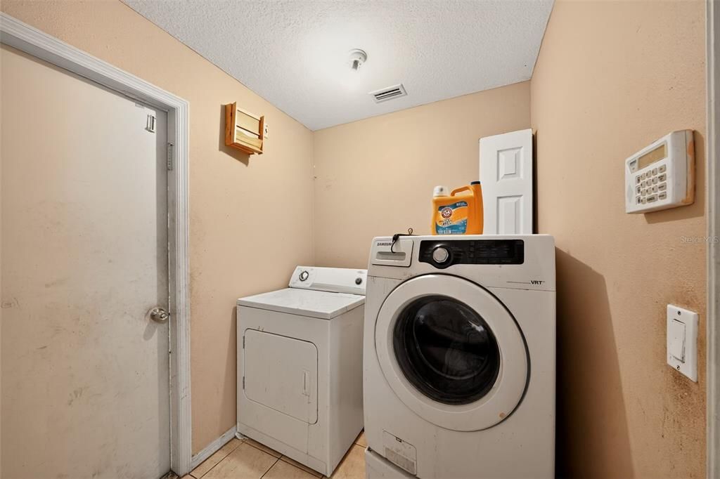 Active With Contract: $369,000 (4 beds, 2 baths, 2236 Square Feet)