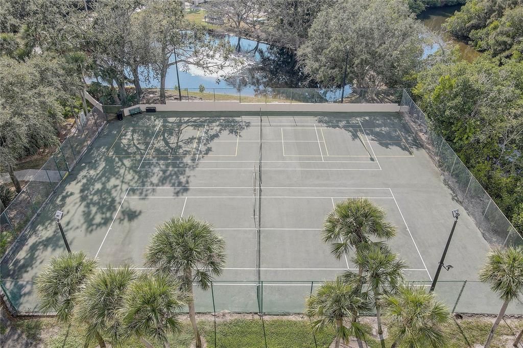 Под контрактом: $339,000 (2 спален, 2 ванн, 1386 Квадратных фут)