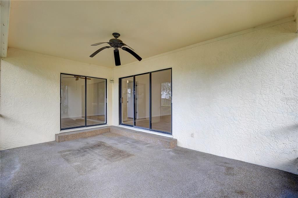 Под контрактом: $339,000 (2 спален, 2 ванн, 1386 Квадратных фут)