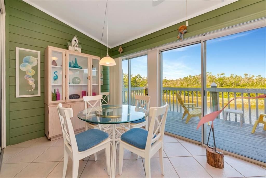 待售: $349,000 (2 贝兹, 2 浴室, 1334 平方英尺)