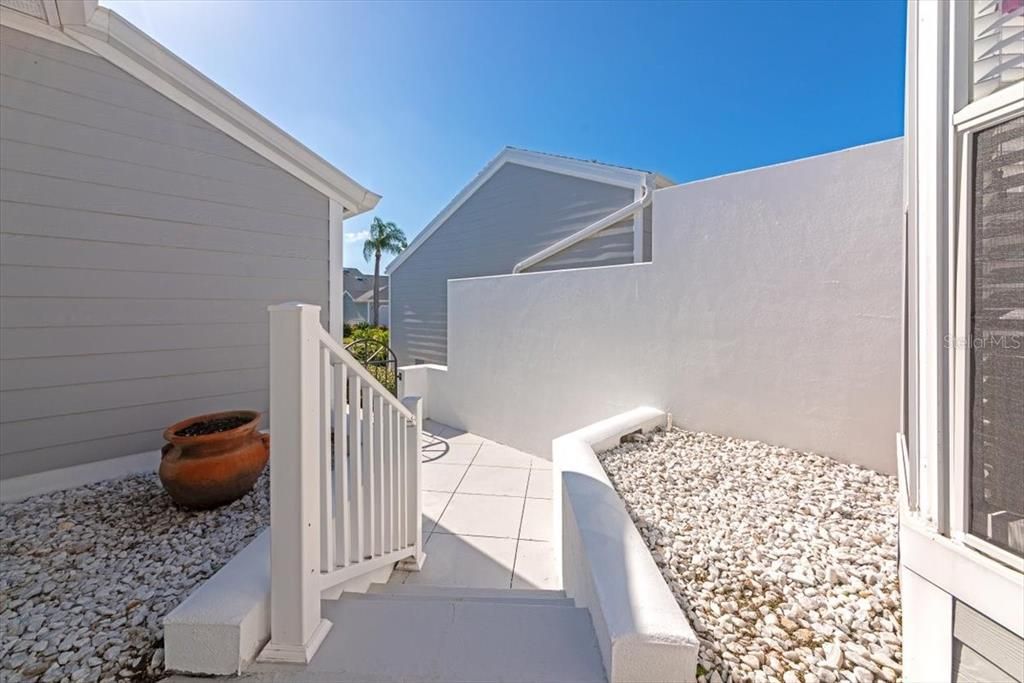 待售: $349,000 (2 贝兹, 2 浴室, 1334 平方英尺)