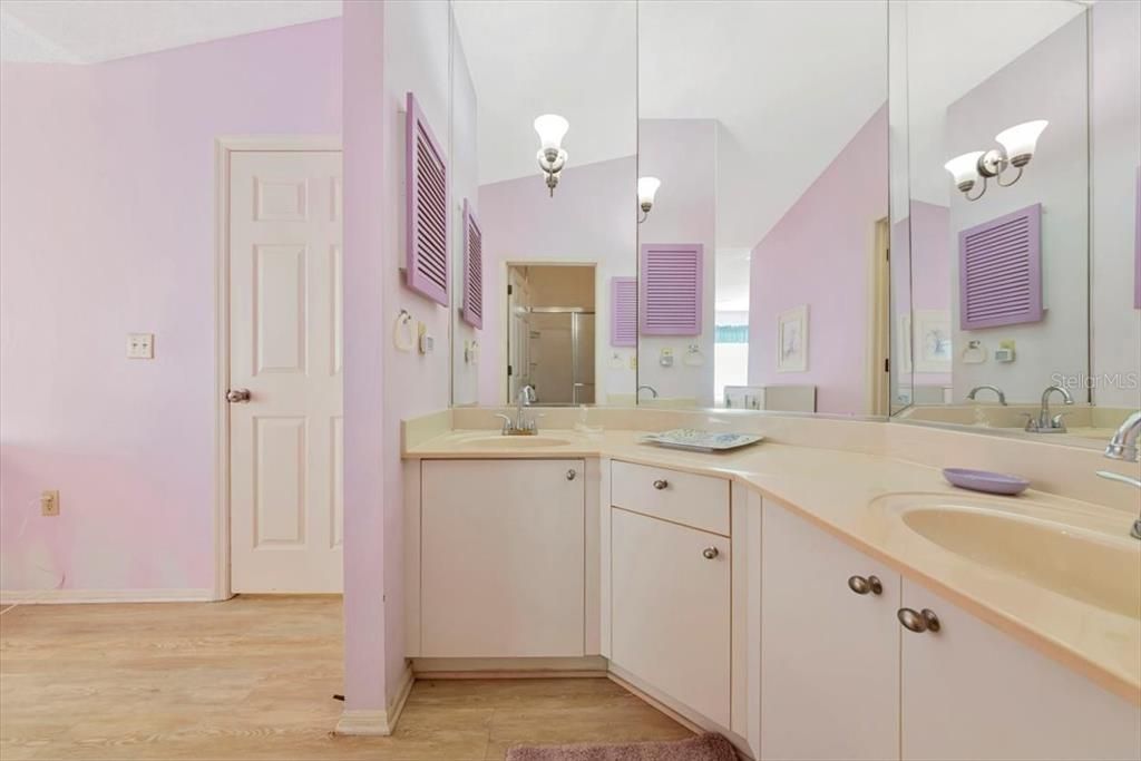 待售: $349,000 (2 贝兹, 2 浴室, 1334 平方英尺)