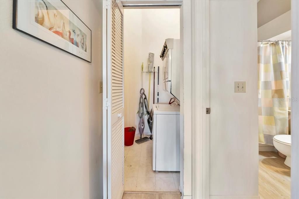 待售: $349,000 (2 贝兹, 2 浴室, 1334 平方英尺)