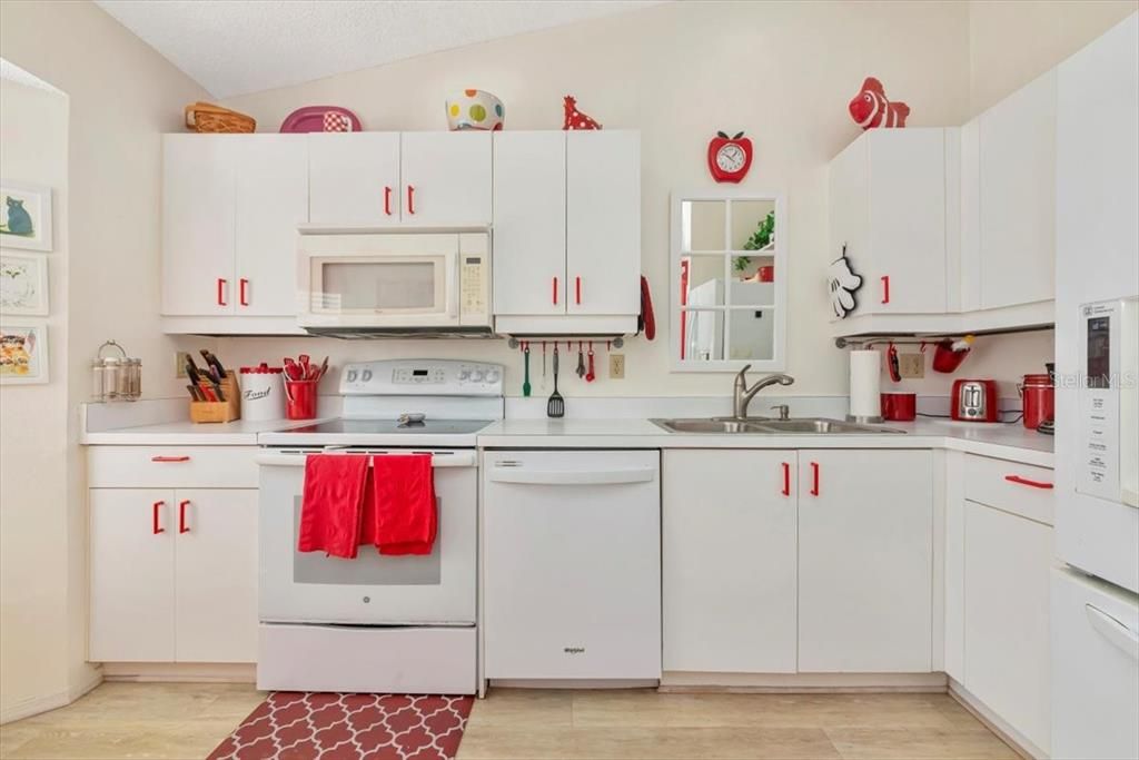 待售: $349,000 (2 贝兹, 2 浴室, 1334 平方英尺)