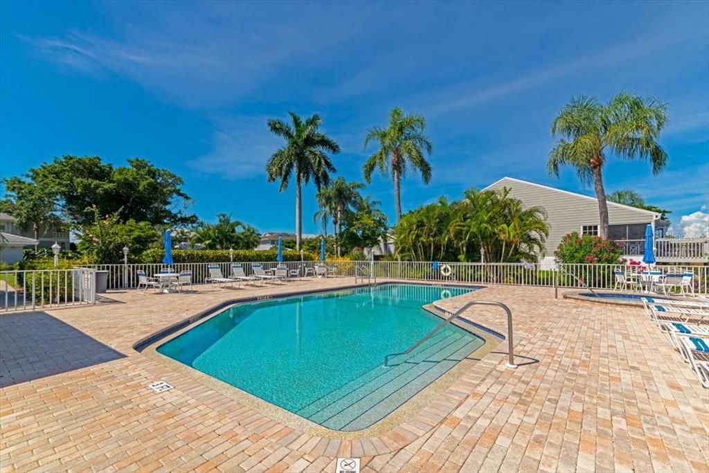 待售: $349,000 (2 贝兹, 2 浴室, 1334 平方英尺)