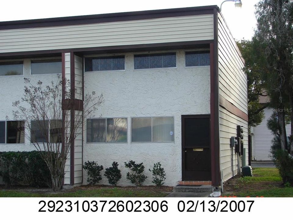 For Sale: $100,000 (1 beds, 1 baths, 762 Square Feet)