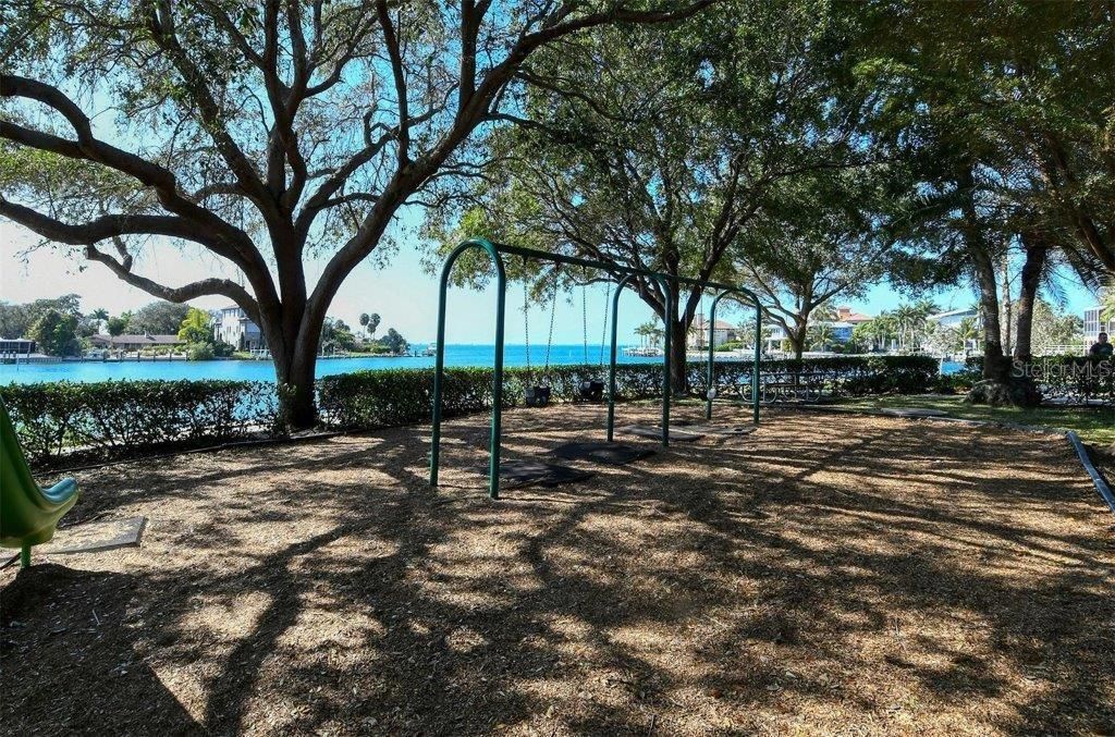 For Sale: $875,000 (4 beds, 3 baths, 2861 Square Feet)