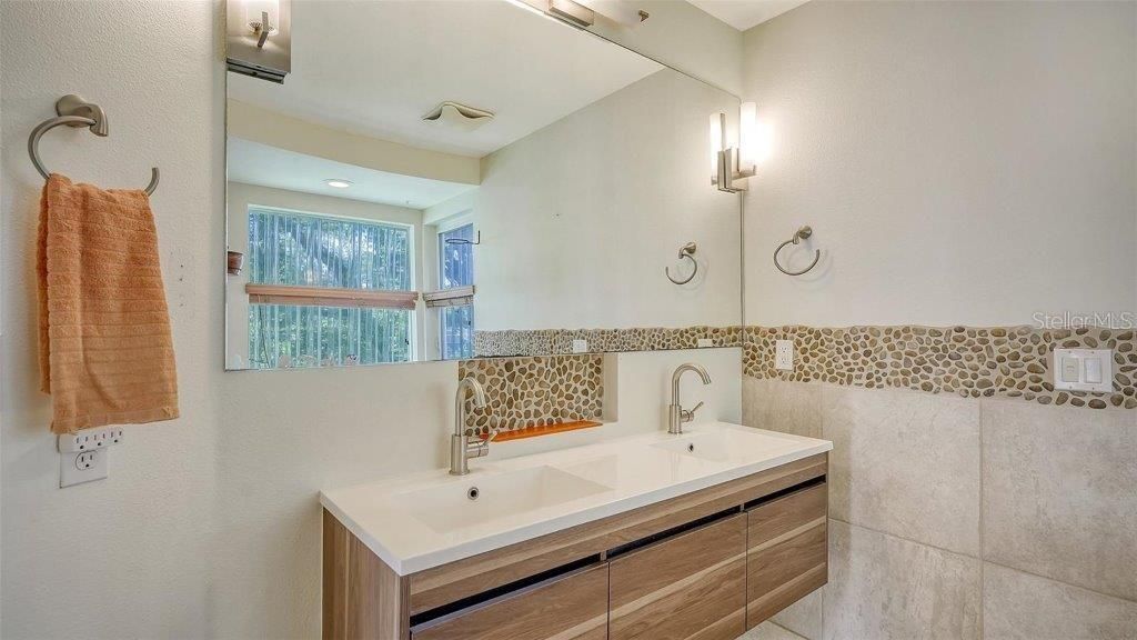 For Sale: $875,000 (4 beds, 3 baths, 2861 Square Feet)