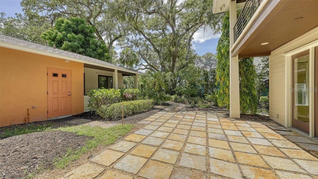 For Sale: $875,000 (4 beds, 3 baths, 2861 Square Feet)