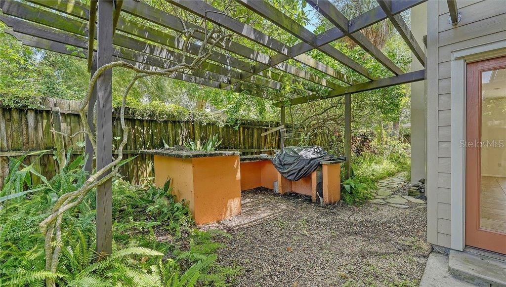 For Sale: $875,000 (4 beds, 3 baths, 2861 Square Feet)